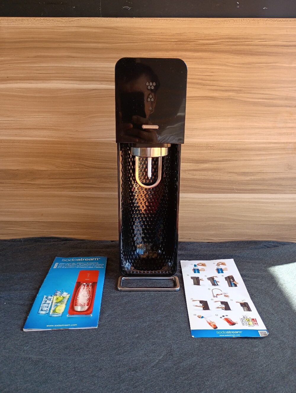 SodaStream Sparkling Water Maker with Manual and Instructions